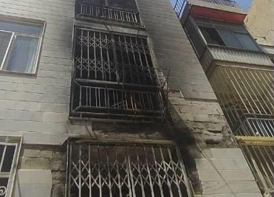 نجات 10 نفر از حریق ساختمان مسکونی