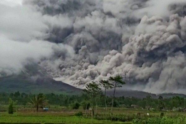شمار قربانیان فوران آتشفشان در اندونزی به 13 تن رسید