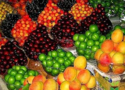 بازار میوه در مسیر کاهش قیمت ، قیمت زردآلو، گیلاس، توت فرنگی، موز و گوجه سبز را ببینید