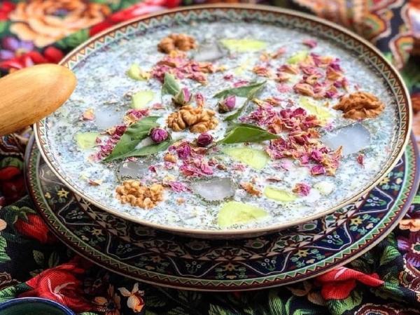 3 طرز تهیه آب دوغ خیار مجلسی در 5 مرحله